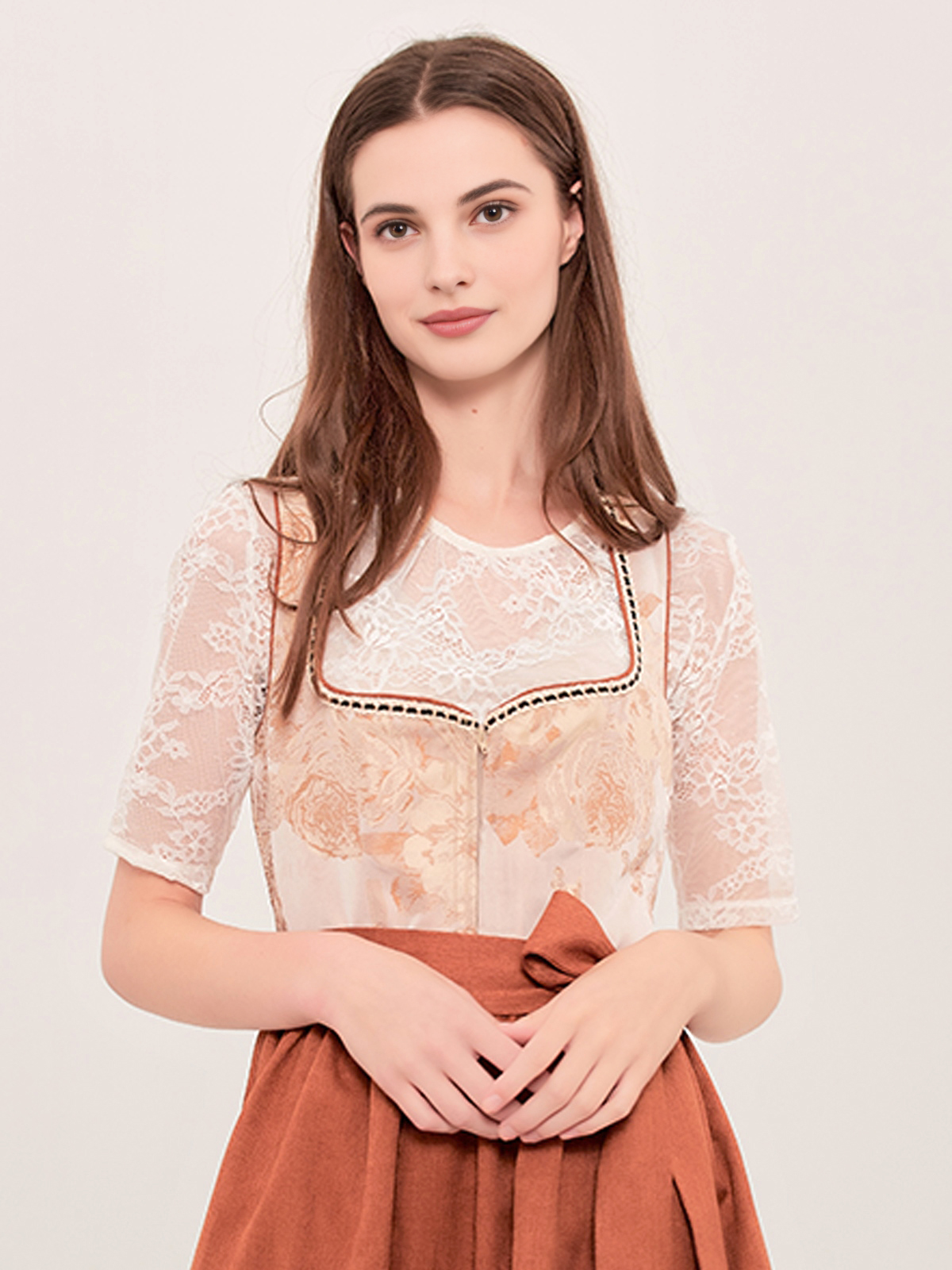 Dirndlbluse langärmlig in Braun