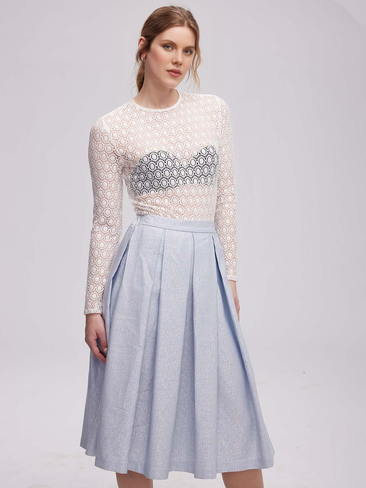 Moderne Dirndlbluse in Blau
