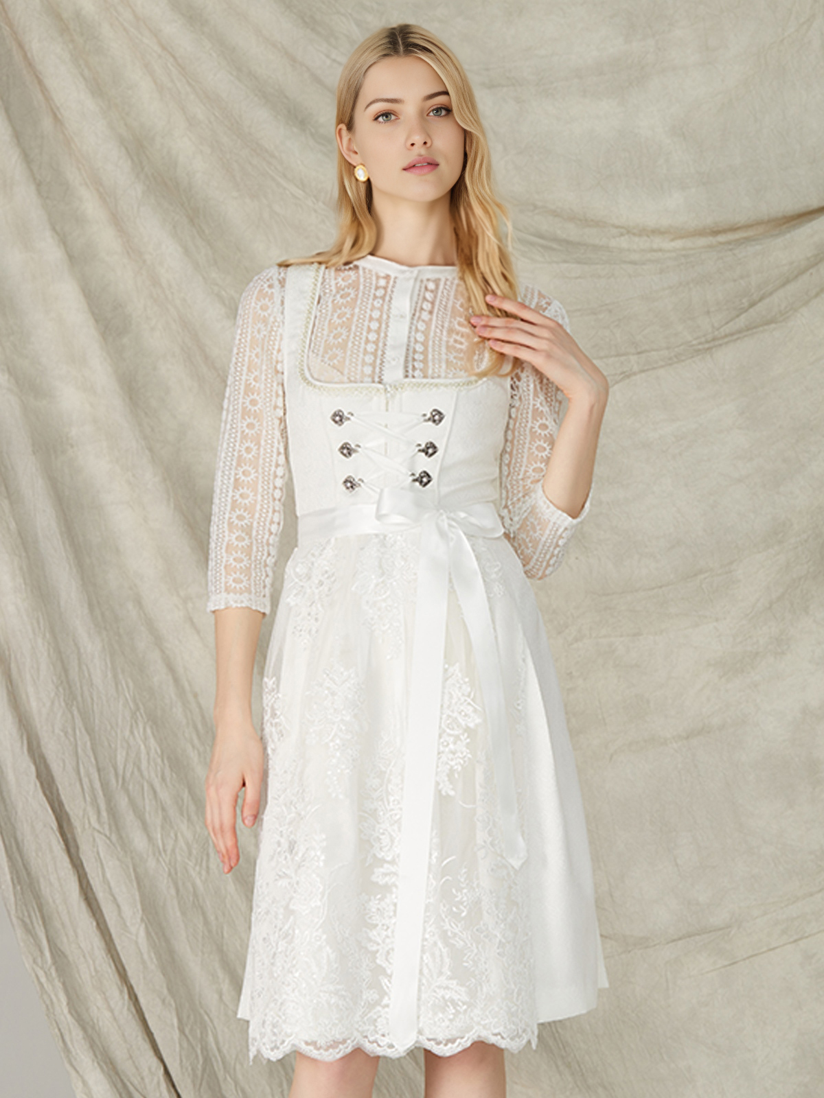 Dirndlbluse langarm transparent in Weiß