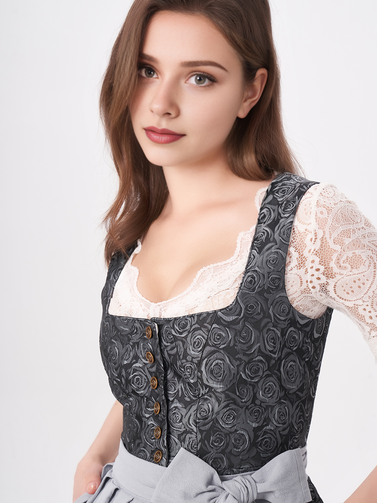Dirndl mit eleganter Bluse