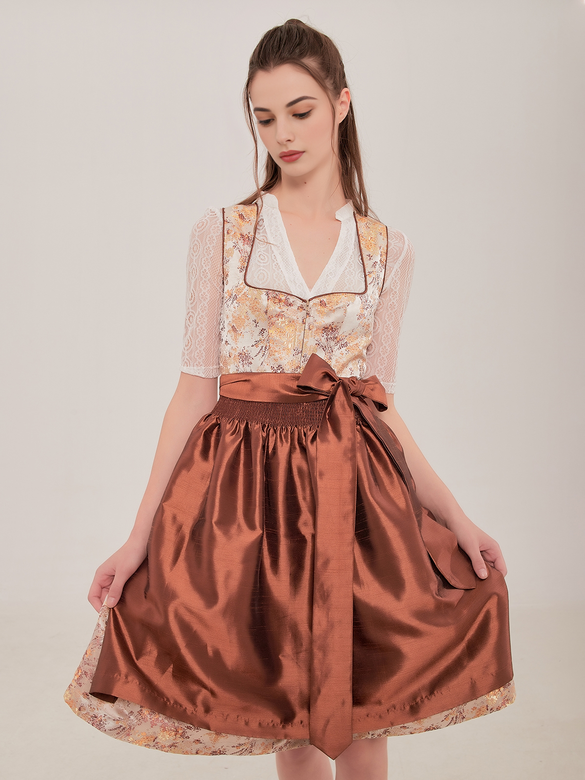 Dirndl in Gelb – stilvoll und preiswert