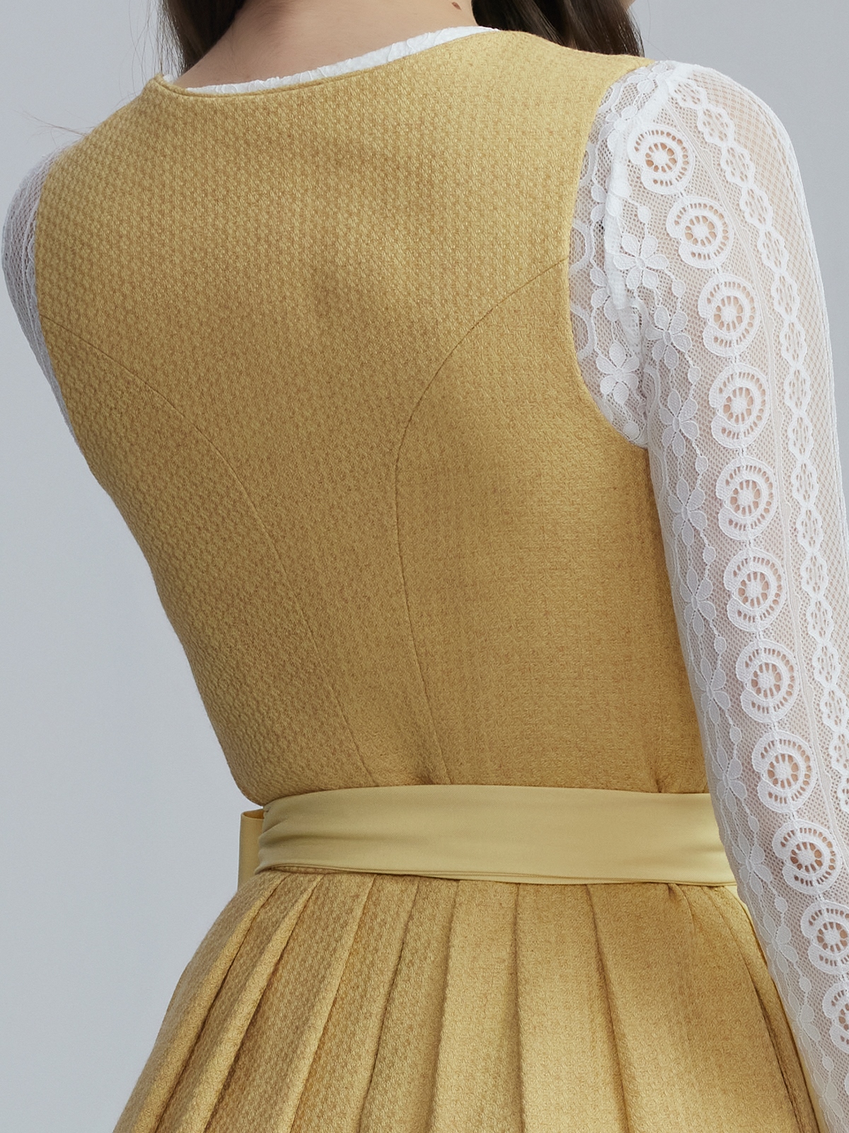 Grünes Jeinn-Dirndl