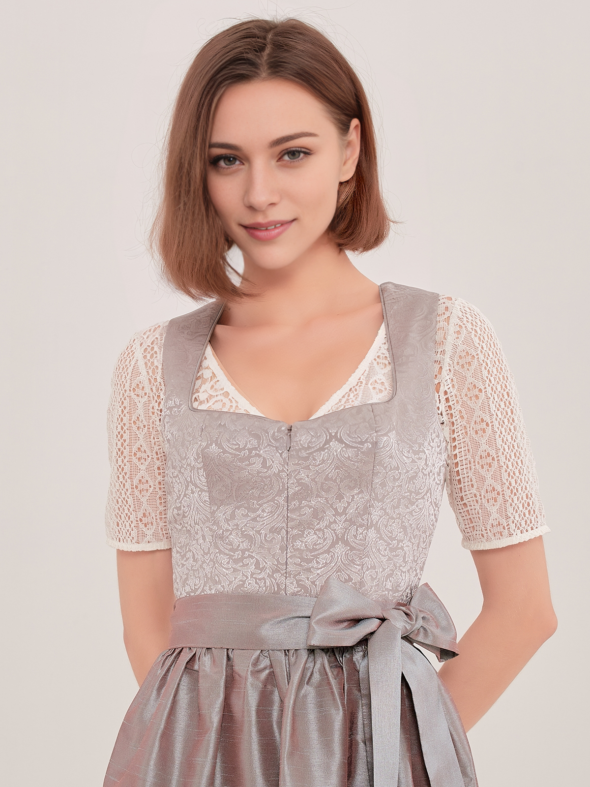 Modernes Dirndl in Grün