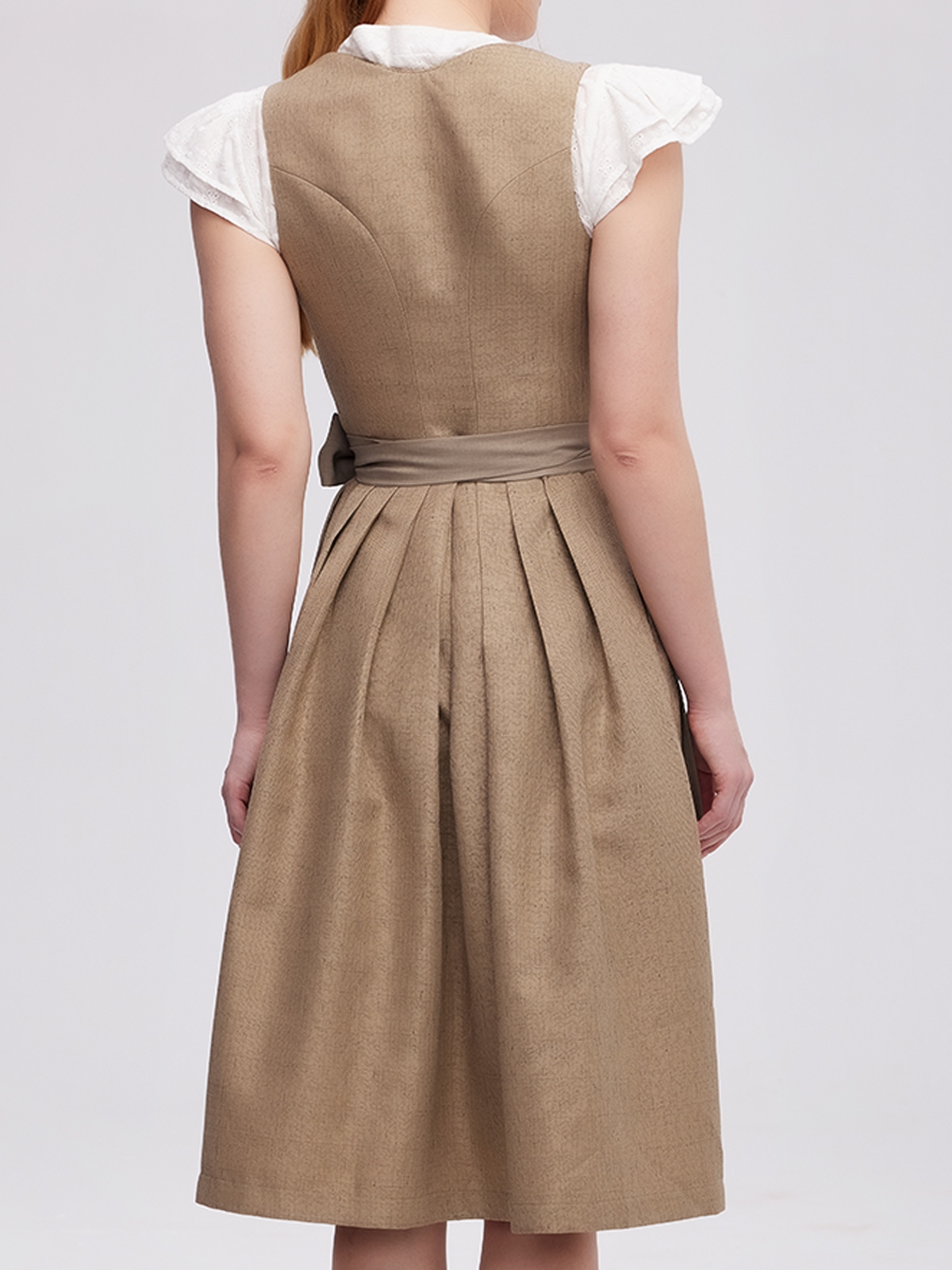 Modernes Dirndl in Grün
