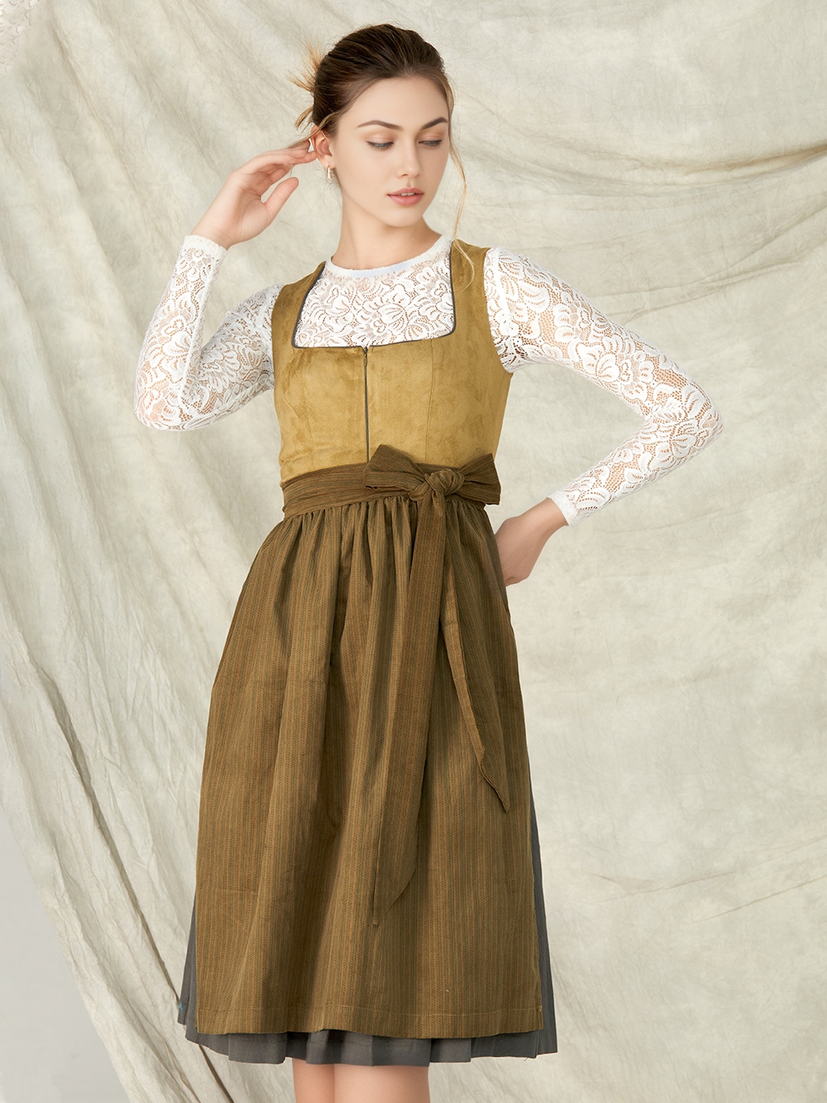 Dirndl in Gelb und Grün