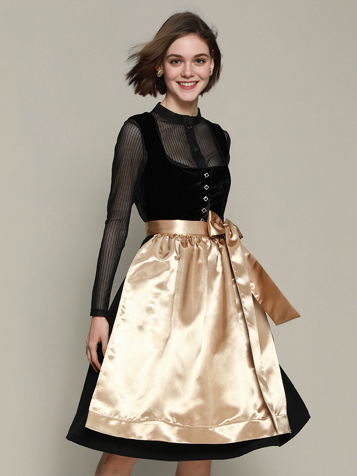 Dirndl in Schwarz mit floralen Akzenten