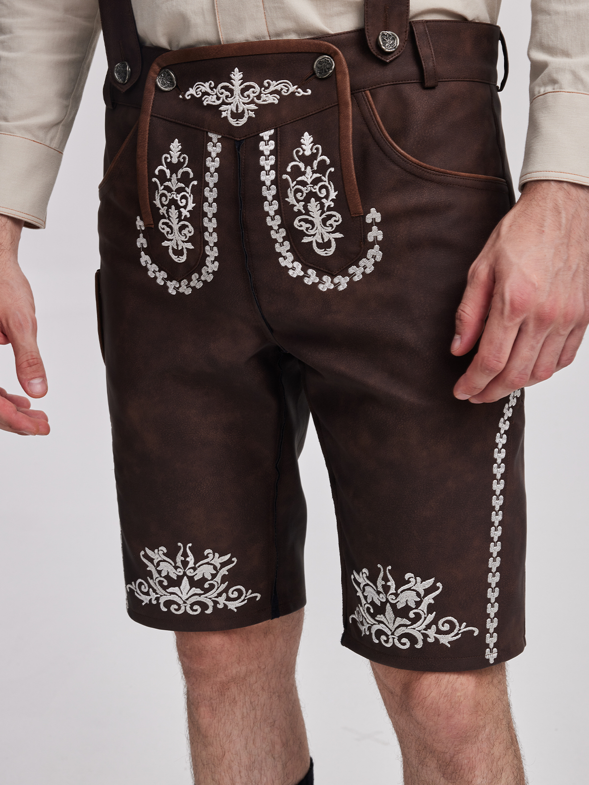 Modernes Dirndl in Braun