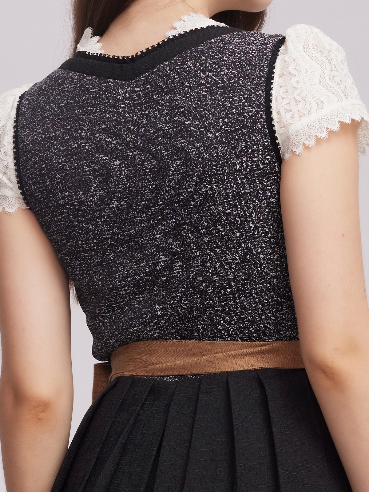Dirndl für Kleinkinder in Schwarz – zeitlos und elegant