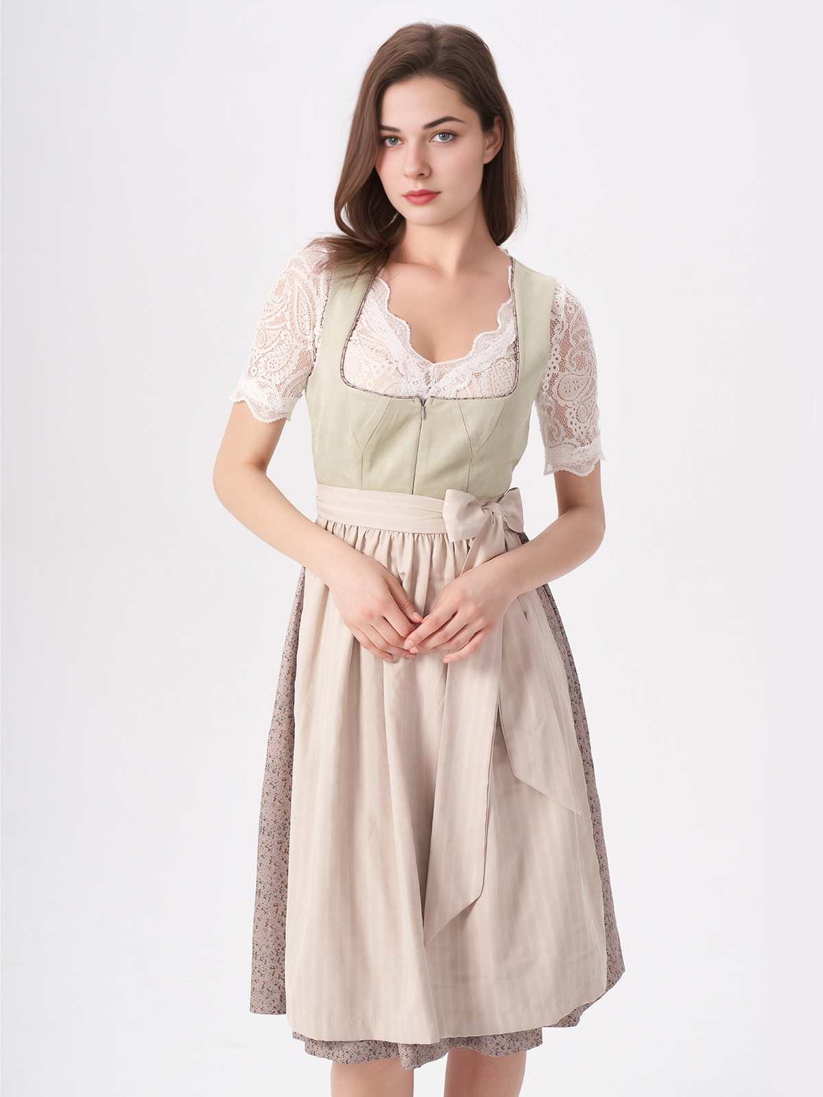 Moderne Dirndlbluse mit V-Ausschnitt in Grün