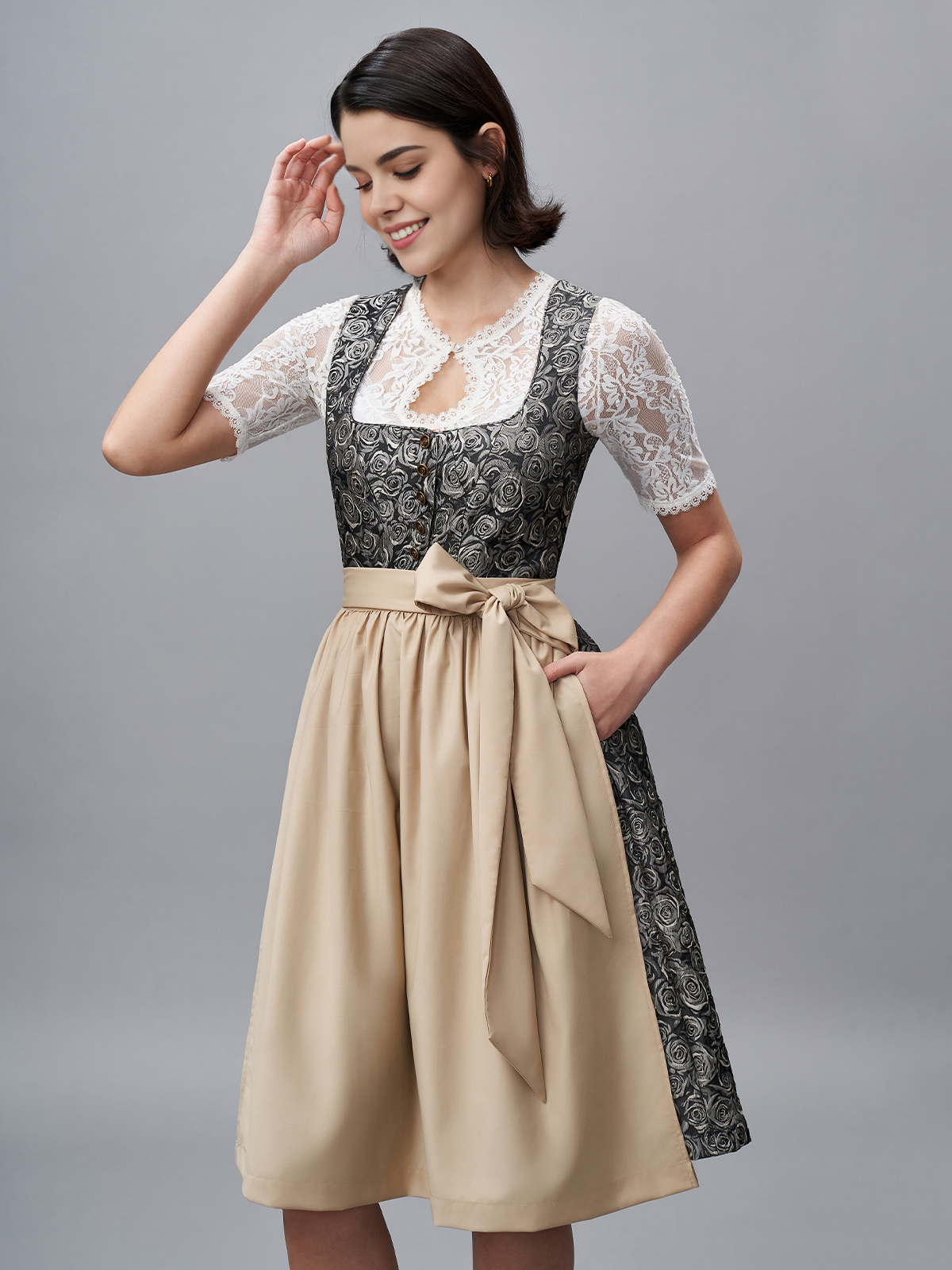 Modernes Leder-Dirndl in Gelb